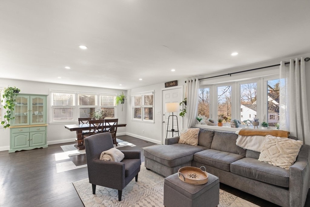 House in Chelmsford, Massachusetts, United States 4 - 17438342
