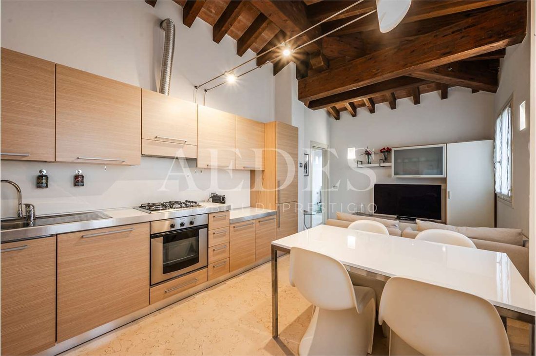 Apartment in Historic Center, Modena, Emilia-Romagna 2 - 17438303