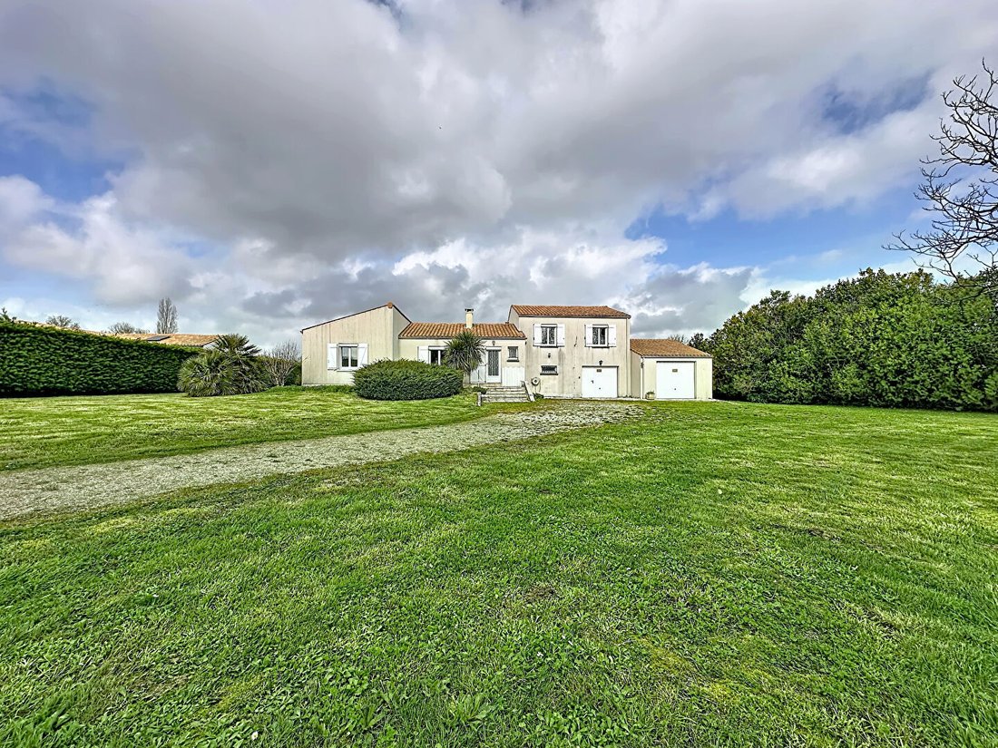 Villa in Yves, Nouvelle-Aquitaine, France 5 - 17438992