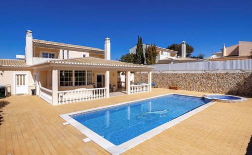 Villa in Praia da Luz, Algarve, Portugal 1