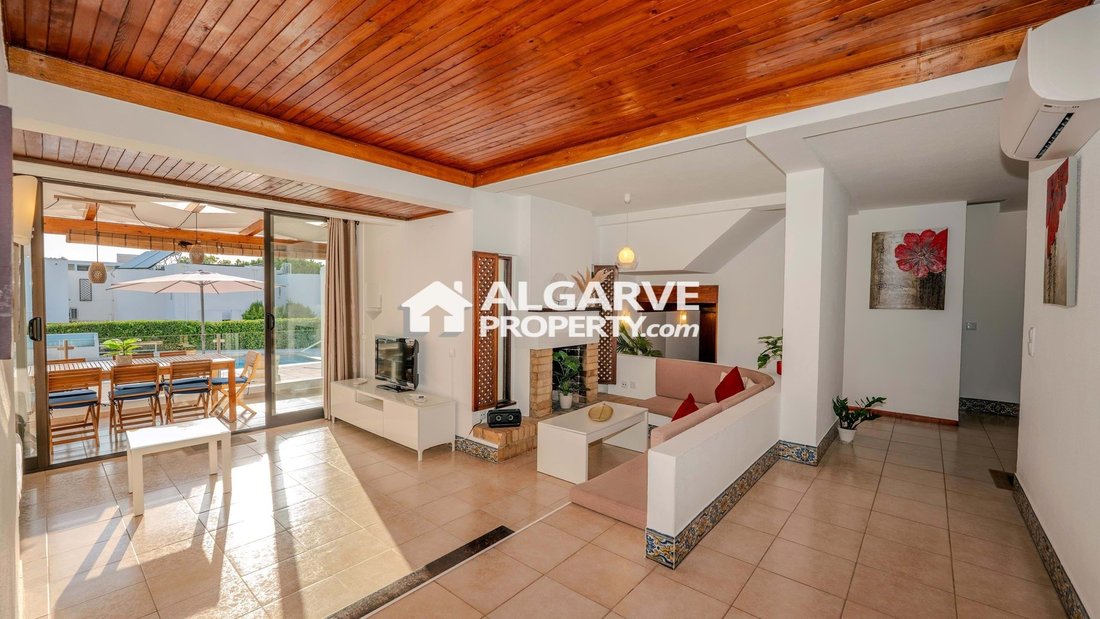 Villa in Vilamoura, Quarteira, Algarve 2 - 17437272