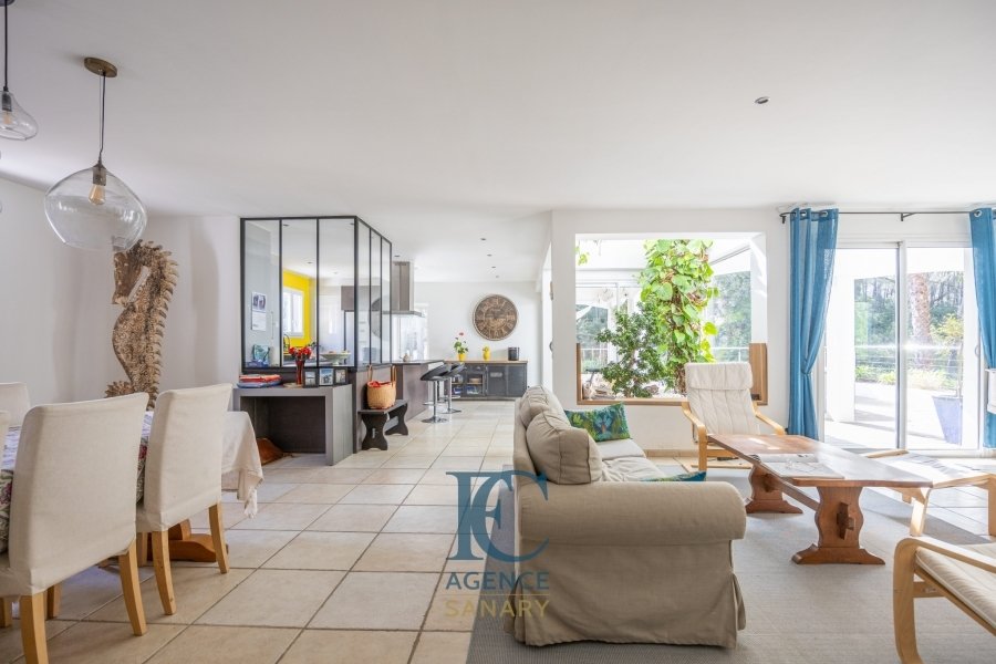 House in Sanary-sur-Mer, Provence-Alpes-Côte d'Azur, France 3 - 17438402