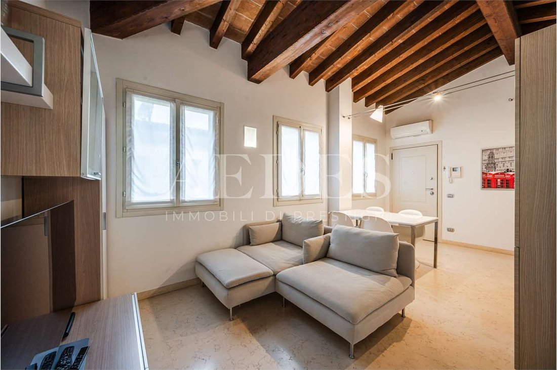 Apartment in Historic Center, Modena, Emilia-Romagna 3 - 17438303