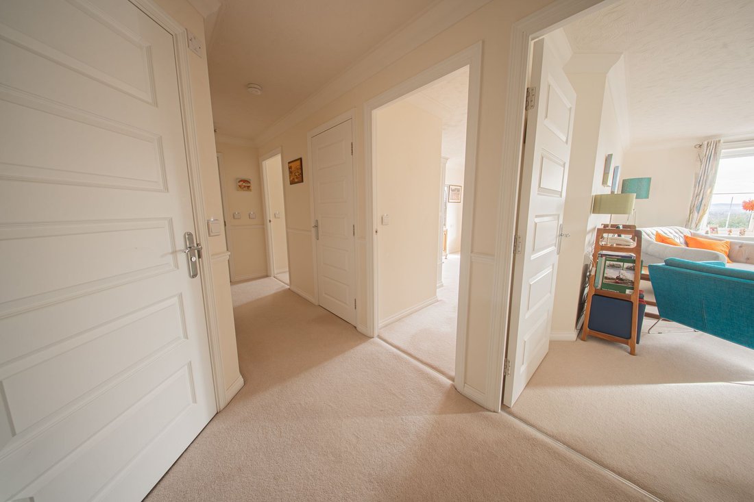 Apartment in Haywards Heath, England 5 - 17436531