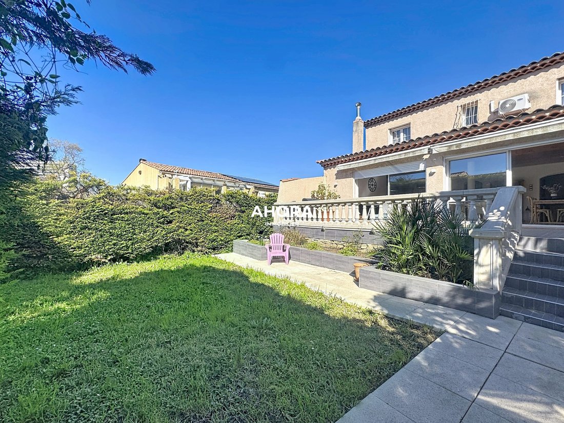Villa in Vaufrèges, Marseille, Provence-Alpes-Côte d'Azur 5 - 17439904