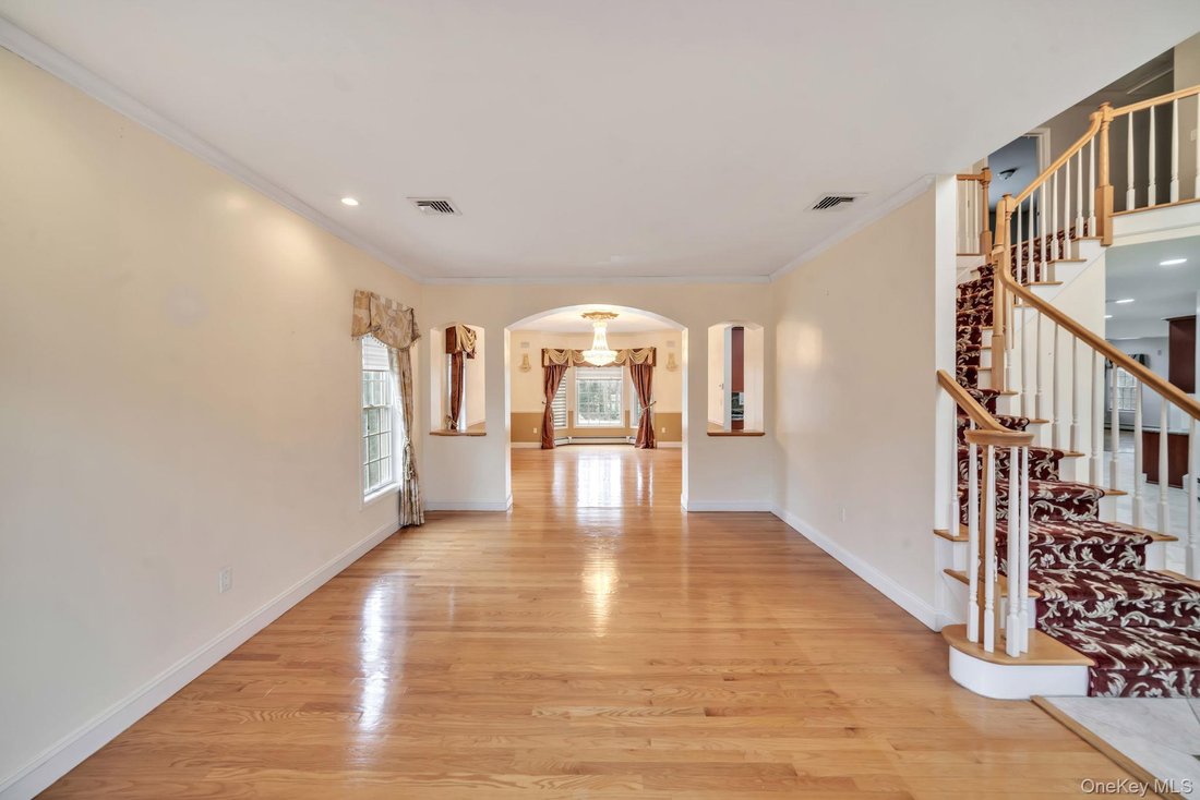 House in Montebello, New York, United States 4 - 17438030