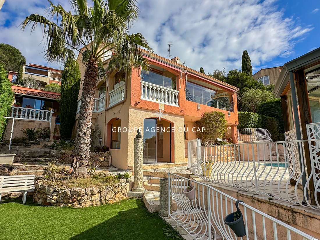 Villa in Les Issambres, Roquebrune-sur-Argens, France 1 - 17431816