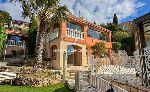 Villa in Les Issambres, Roquebrune-sur-Argens, France 1