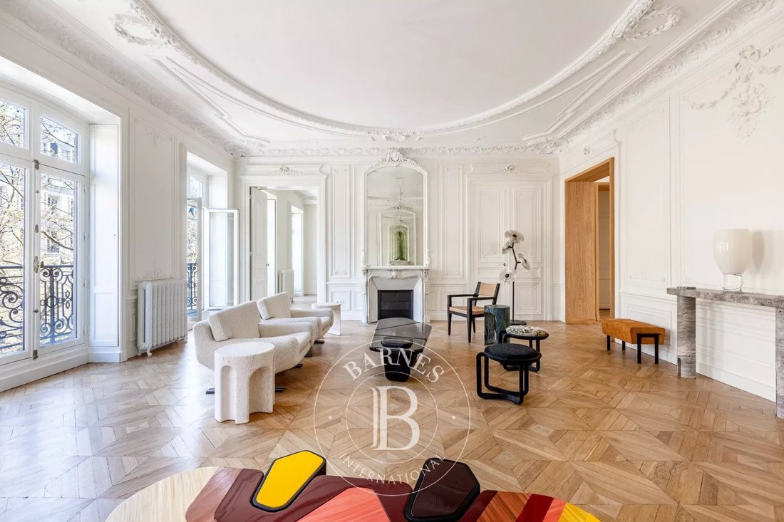 Apartment in Elysées-Madeleine, Paris 8e Arrondissement, Paris 4 - 17436416