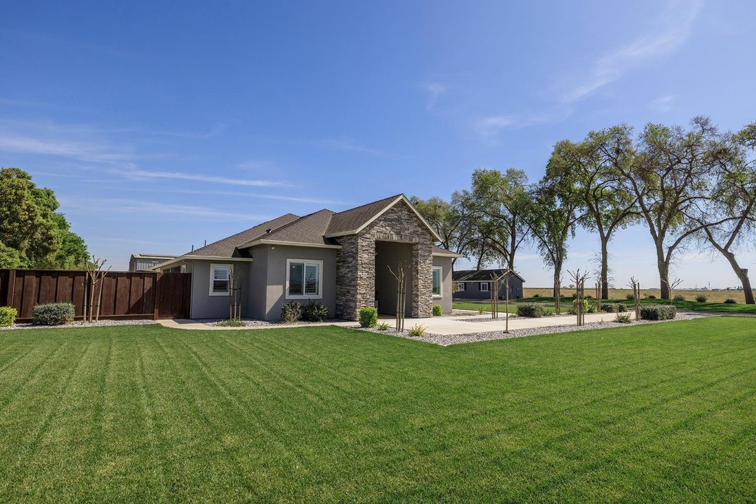 House in Livingston, California, United States 1 - 17437169