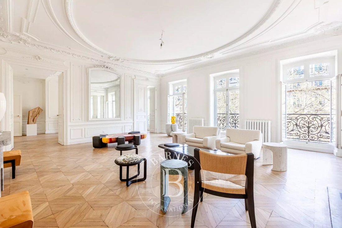 Apartment in Elysées-Madeleine, Paris 8e Arrondissement, Paris 1 - 17436416