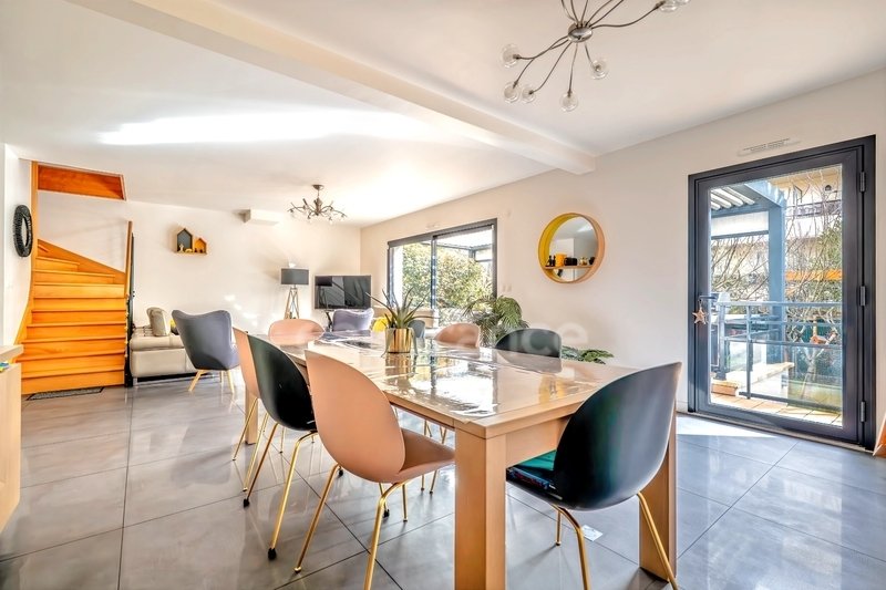 House in Fontenay-sous-Bois, Ile-de-France, France 2 - 17436675