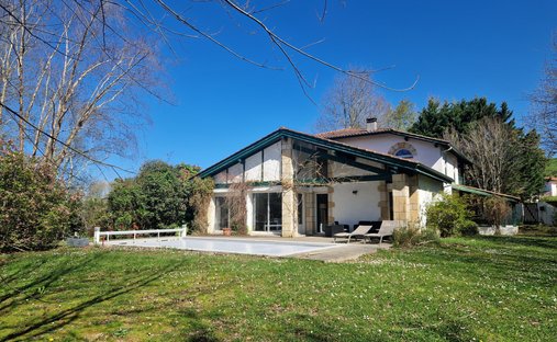 House in Centre Ville, Saint-Jean-de-Luz, France 1