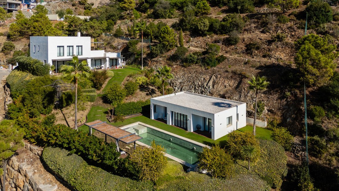 Villa in El Madroñal, Benahavis, Spain 1 - 17435802
