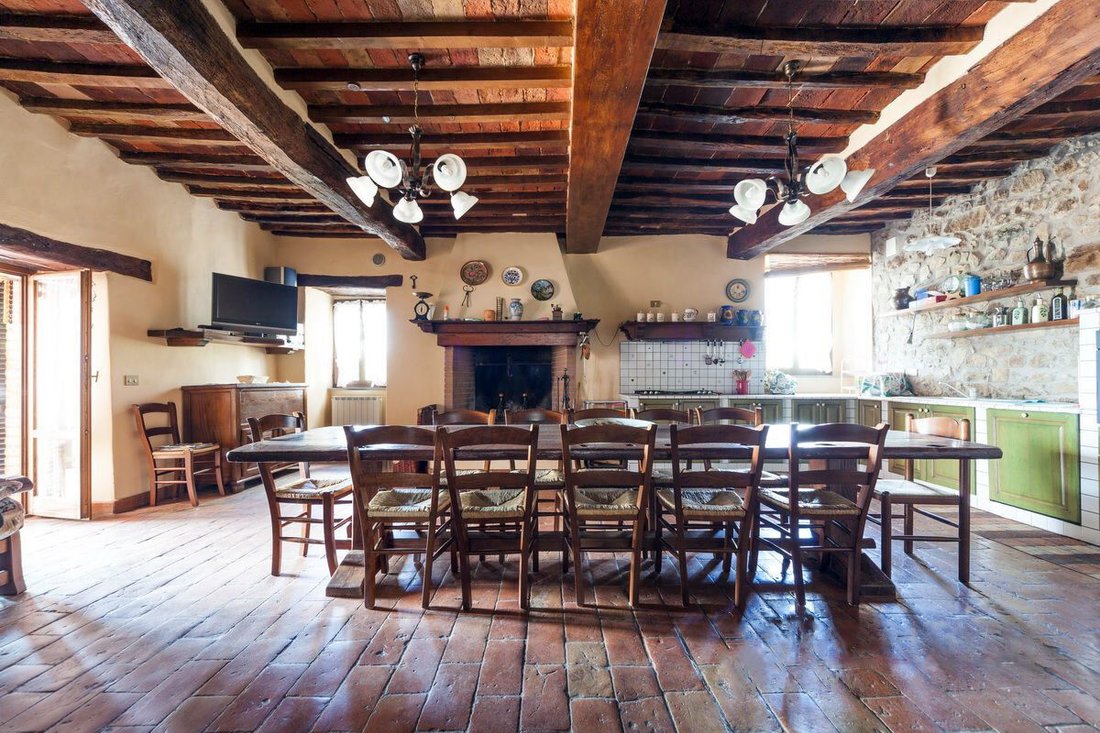 House in Passignano sul Trasimeno, Umbria, Italy 2 - 17439139