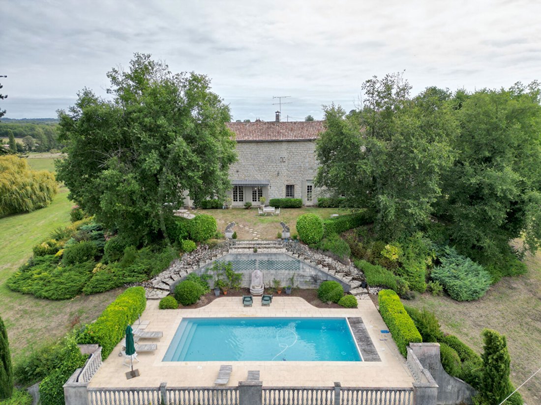 Villa in Duras, Nouvelle-Aquitaine, France 2 - 17438474