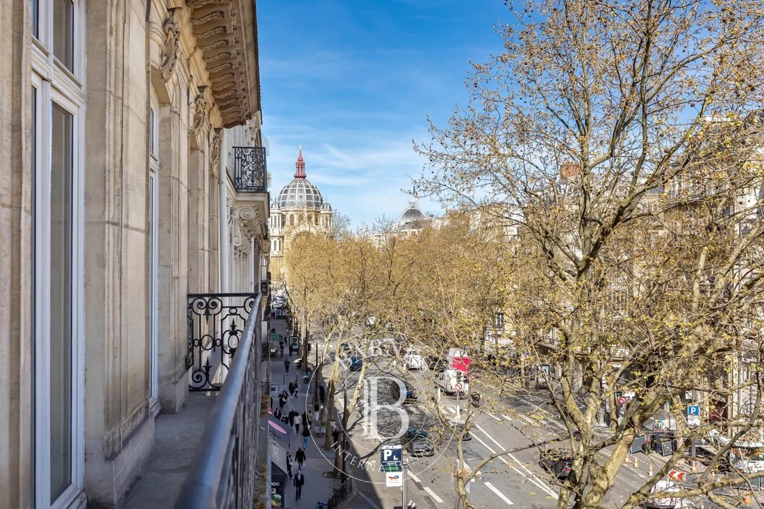 Apartment in Elysées-Madeleine, Paris 8e Arrondissement, Paris 2 - 17436416