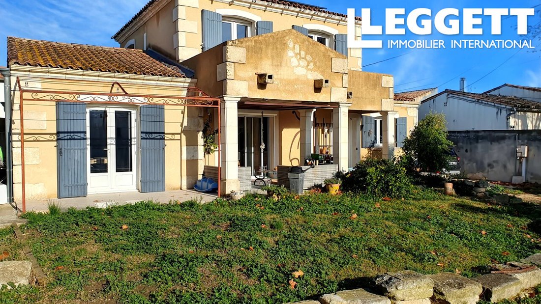 Villa in Jonquieres-Saint-Vincent, Occitania, France 1 - 17439112