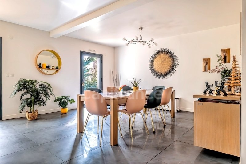 House in Fontenay-sous-Bois, Ile-de-France, France 4 - 17436675