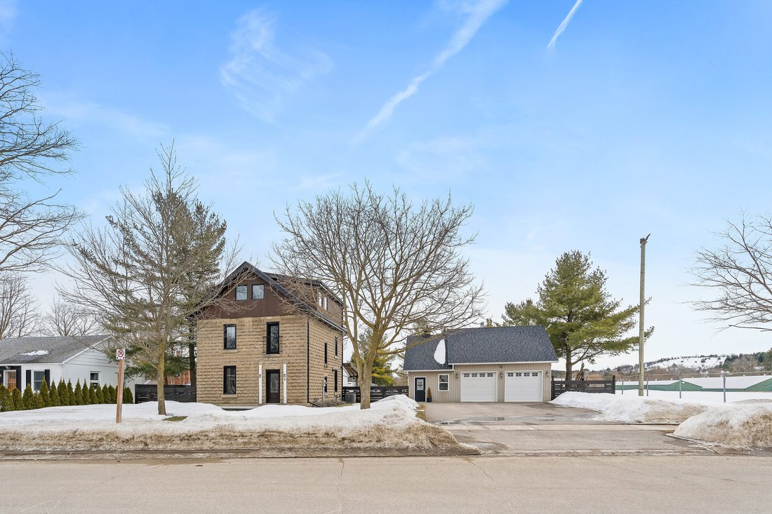 House in Erin, Ontario, Canada 1 - 17437598