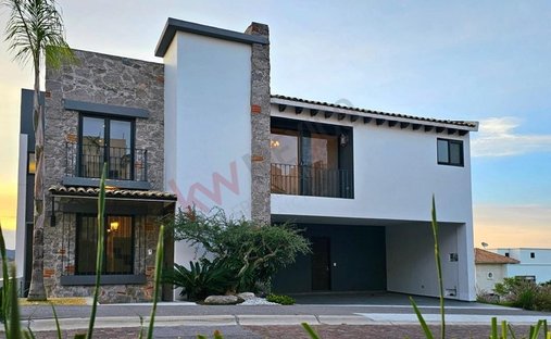 House in Tlaxcalancingo, Puebla, Mexico 1