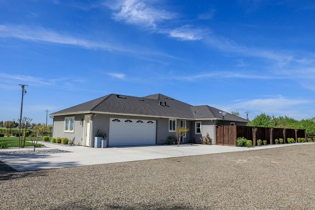 House in Livingston, California, United States 3 - 17437169