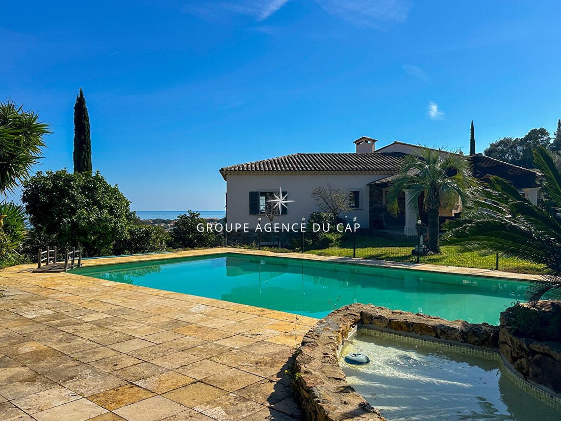 Villa in Frejus, Provence-Alpes-Côte d'Azur, France 2 - 17436751
