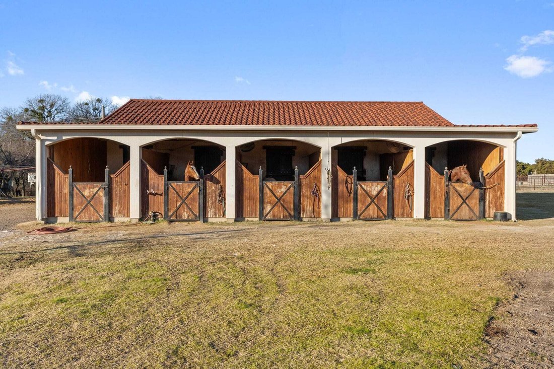Land in Cedar Hill, Texas, United States 2 - 17439603