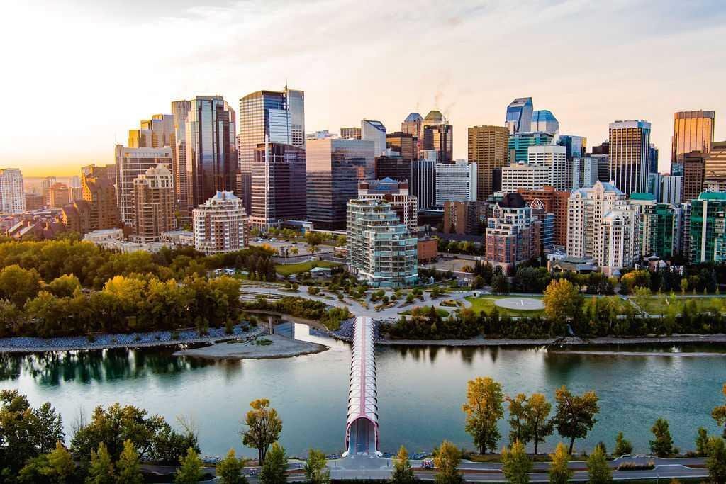 Apartment in Calgary, Alberta, Canada 1 - 17438852
