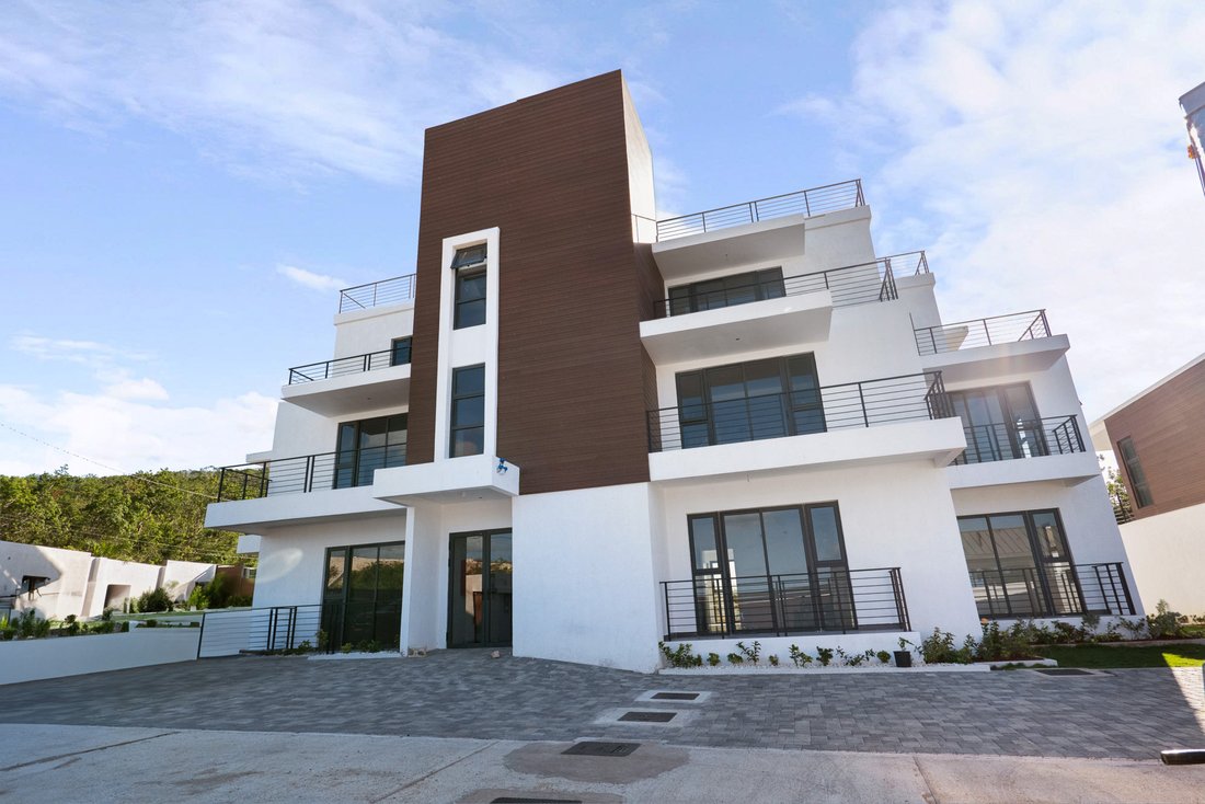 Apartment in Ironshore, Jamaica 2 - 16472855