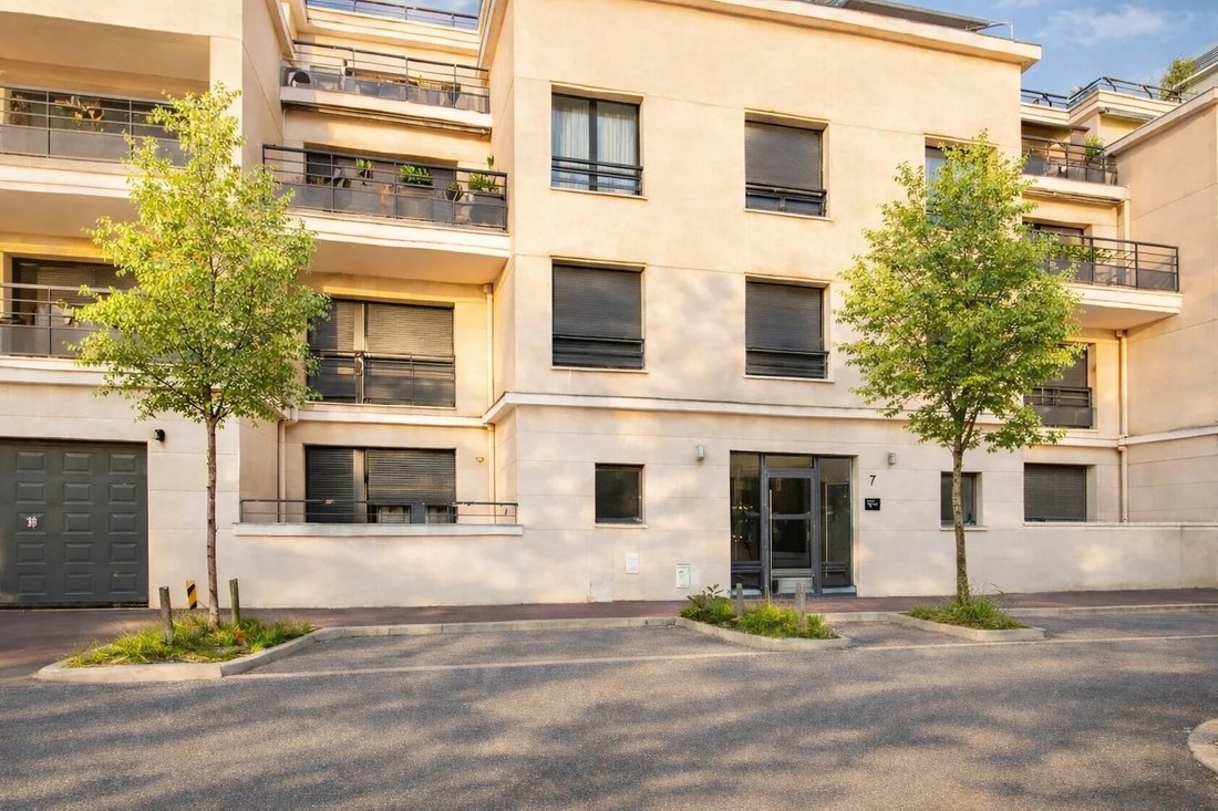 Apartment in La Varenne, Saint-Maur-des-Fossés, France 1 - 17311409