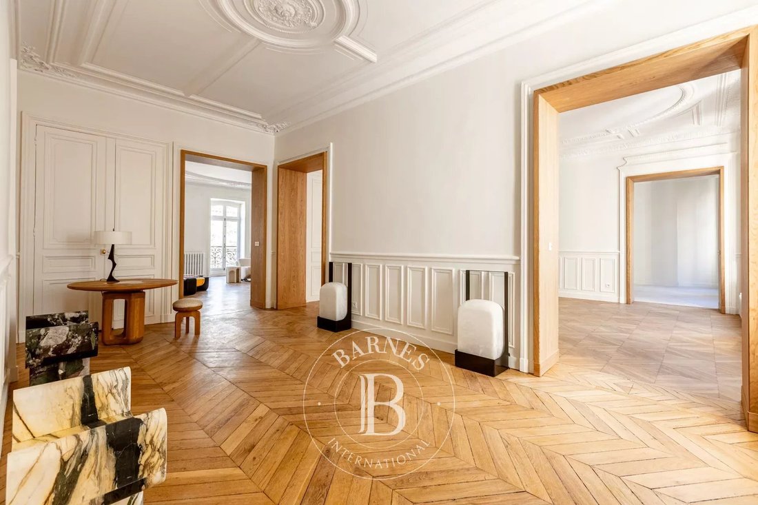 Apartment in Elysées-Madeleine, Paris 8e Arrondissement, Paris 5 - 17436416