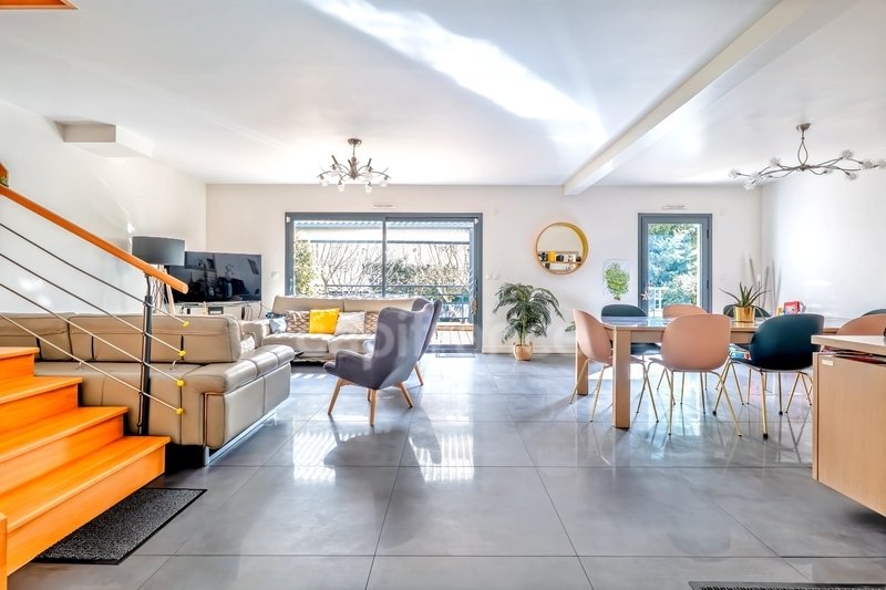 House in Fontenay-sous-Bois, Ile-de-France, France 3 - 17436675