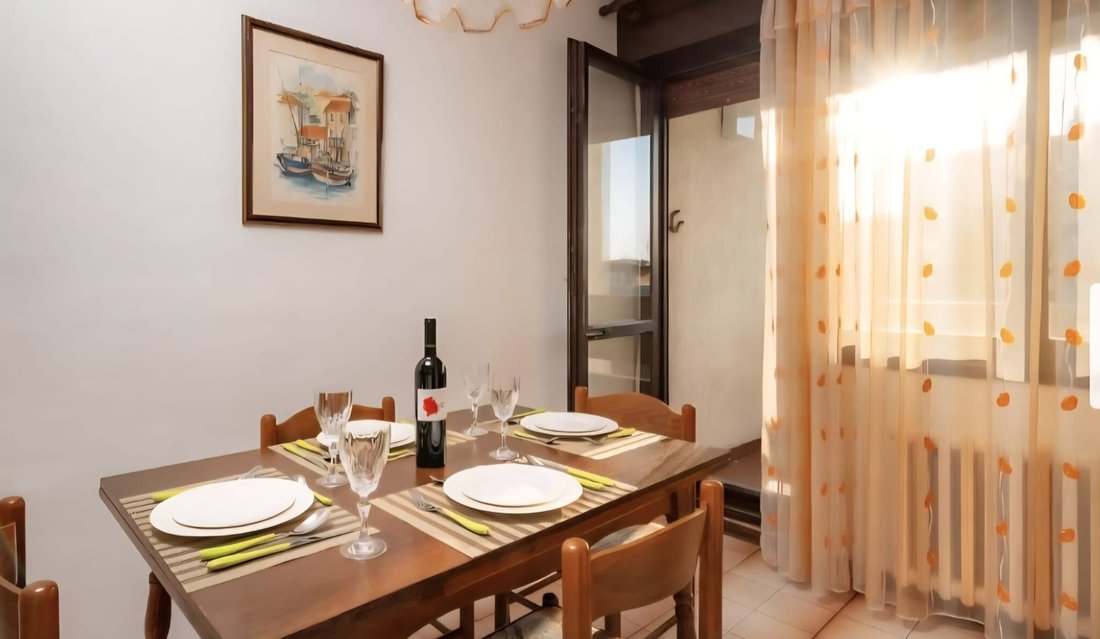 Apartment in Gradski kotar Blatine-Skrape, Split, Split-Dalmatia County 3 - 17438616