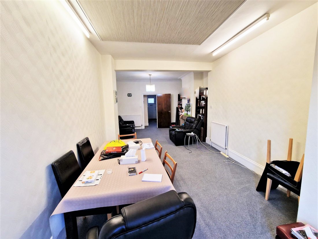 House in Brent Cross, Barnet, England 5 - 17437776