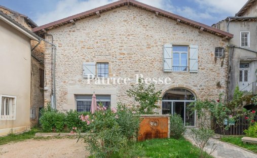 Farm Ranch in Saint-Amour, Bourgogne – Franche-Comté, France 1