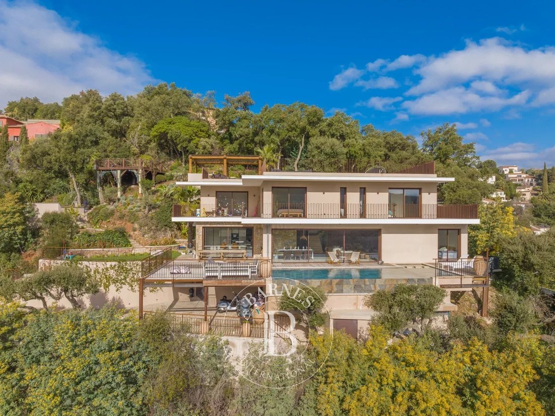 Villa in Exterieurs, Frejus, France 3 - 17436272