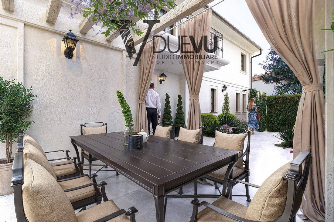 House in Center, Forte dei Marmi, Tuscany 2 - 17439485