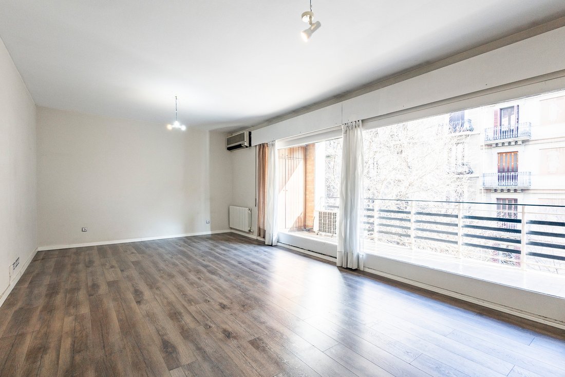 Apartment in Eixample, Barcelona, Spain 3 - 17438781