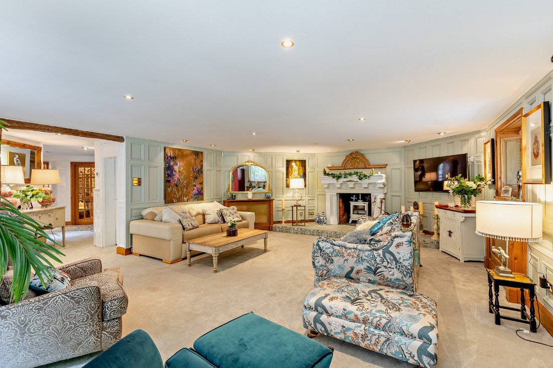 House in Windsor, England 2 - 17435571