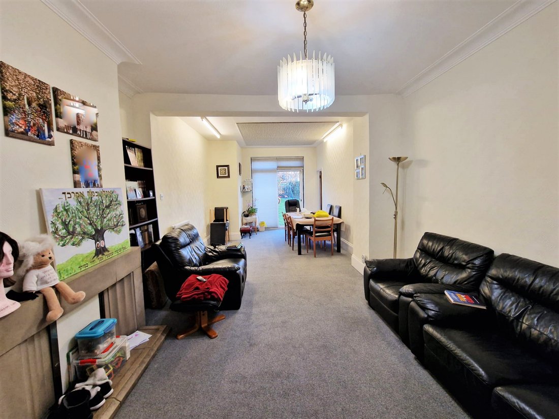 House in Brent Cross, Barnet, England 4 - 17437776