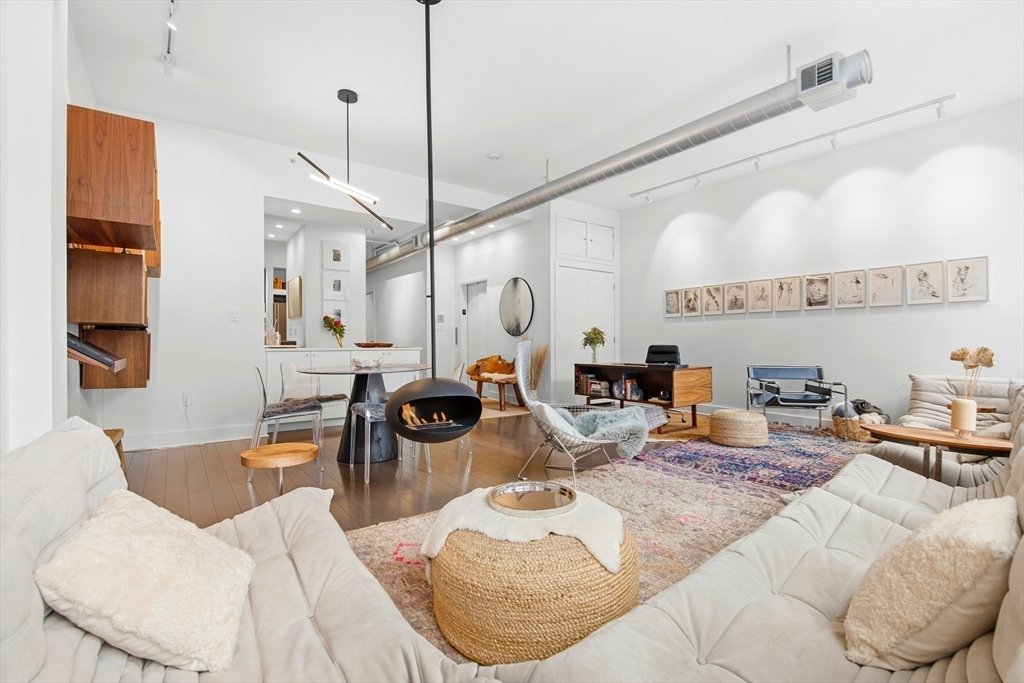 Condo in Boston, Massachusetts, United States 3 - 17438825