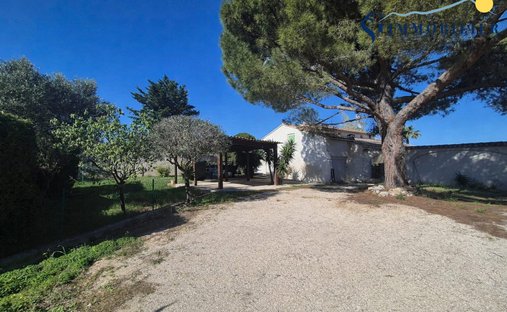 House in Le Village, La Farlède, France 1