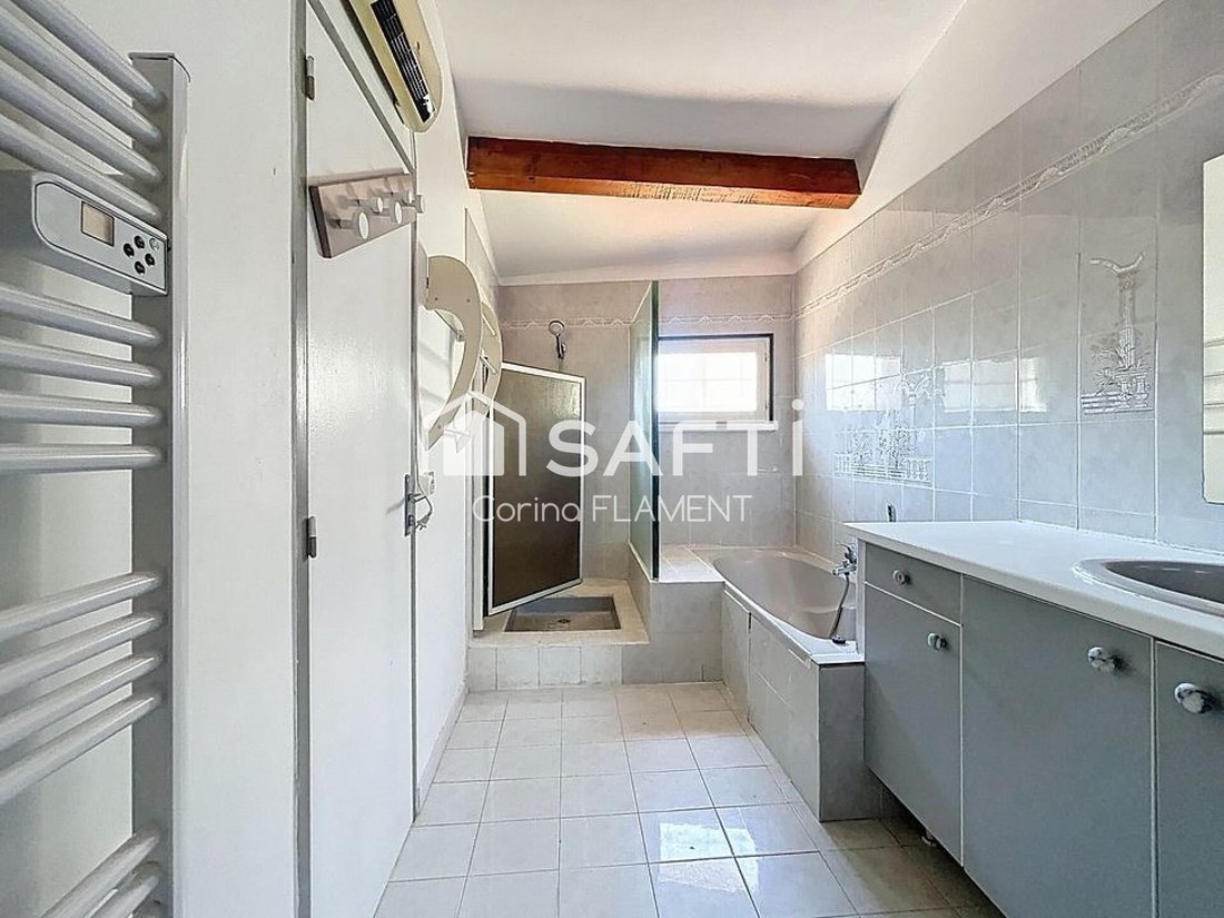 House in Saint-Cyr-sur-Mer, Provence-Alpes-Côte d'Azur, France 5 - 16938322