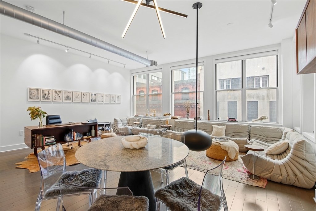 Condo in Boston, Massachusetts, United States 5 - 17438825