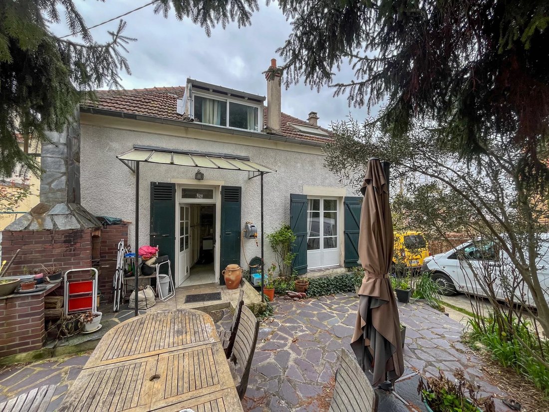 Estate in Chatrian, Le Raincy, France 1 - 17436417