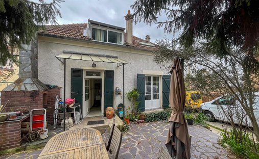 Estate in Chatrian, Le Raincy, France 1