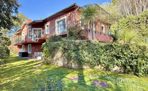 Villa in Saint-Marc-Jaumegarde, Provence-Alpes-Côte d'Azur, France 1