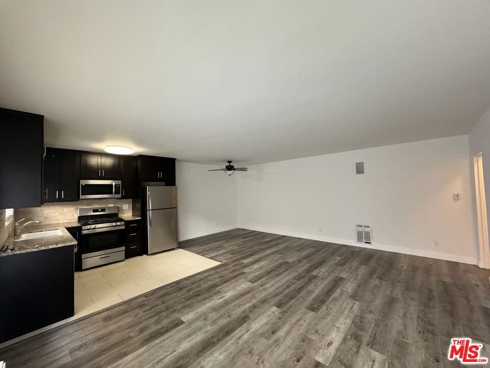 Los Angeles, California, United States 4 - 17375658