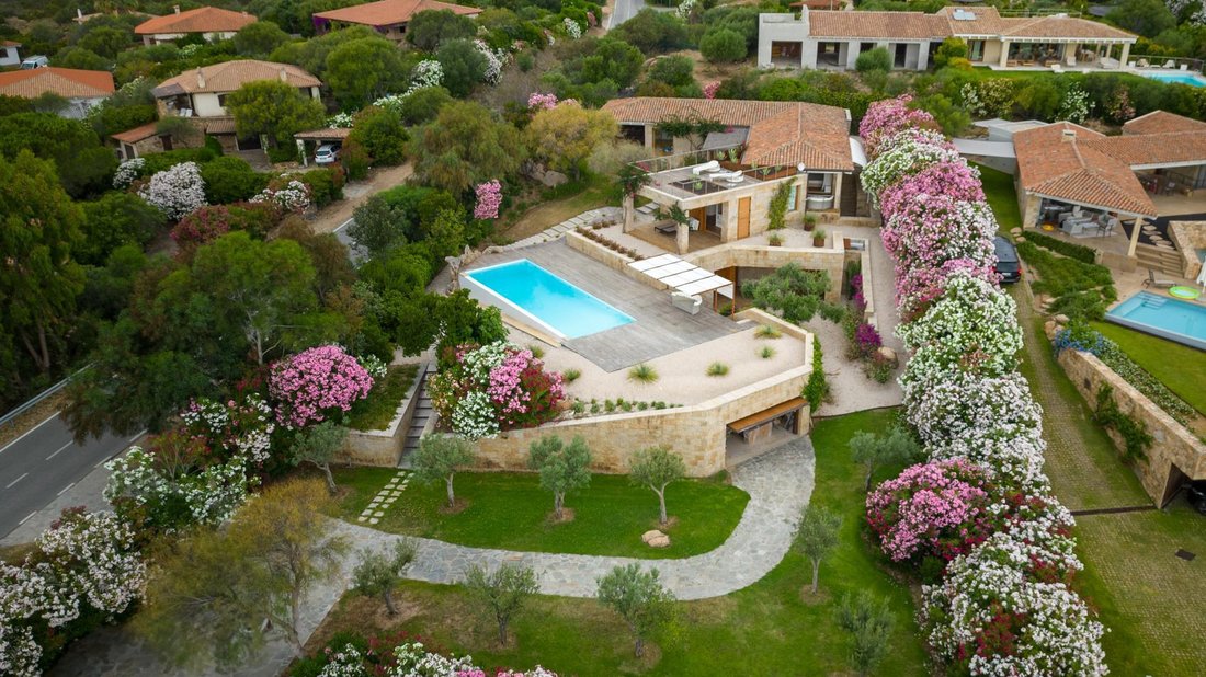 Villa in Puntaldia, Sardinia, Italy 1 - 17436618